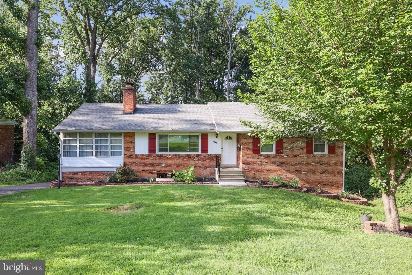 Property Photo: 7044 Cindy Lane VA 22003