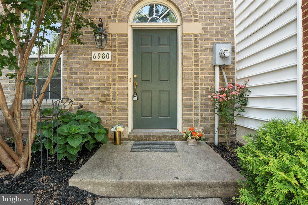 Property Photo: 6980 Landseer Drive VA 20155