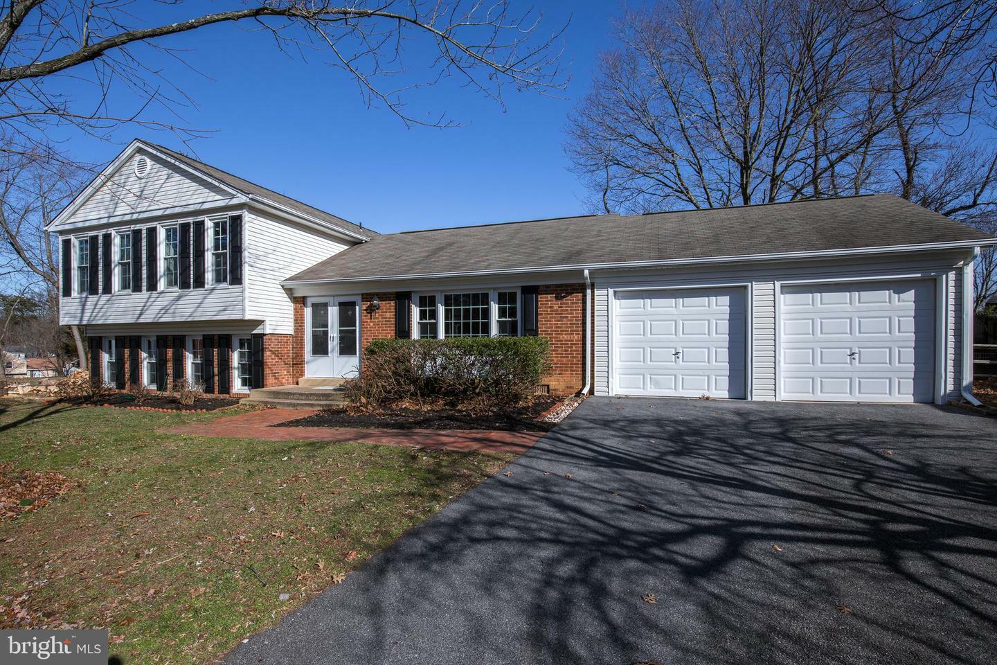 Property Photo: 8000 Rivermont Court VA 22153