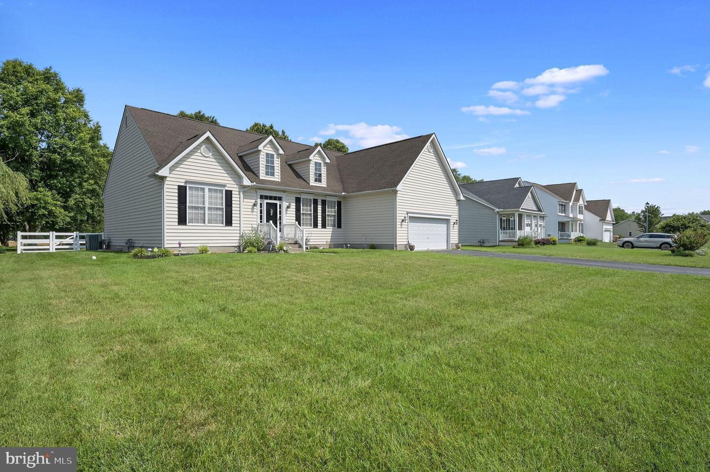 Property Photo:  137 W Green Lane  DE 19963 