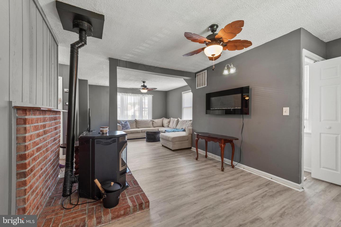 Property Photo: 540 Woodlynn Terrace MD 21221
