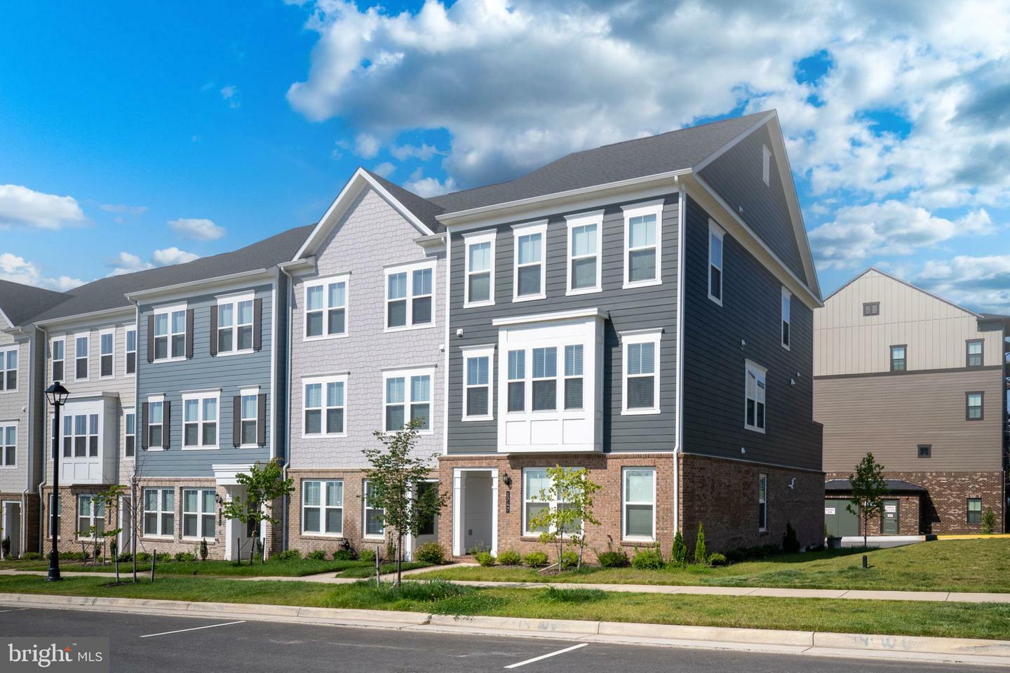 Property Photo: 1747 Riverbluff Avenue VA 22026