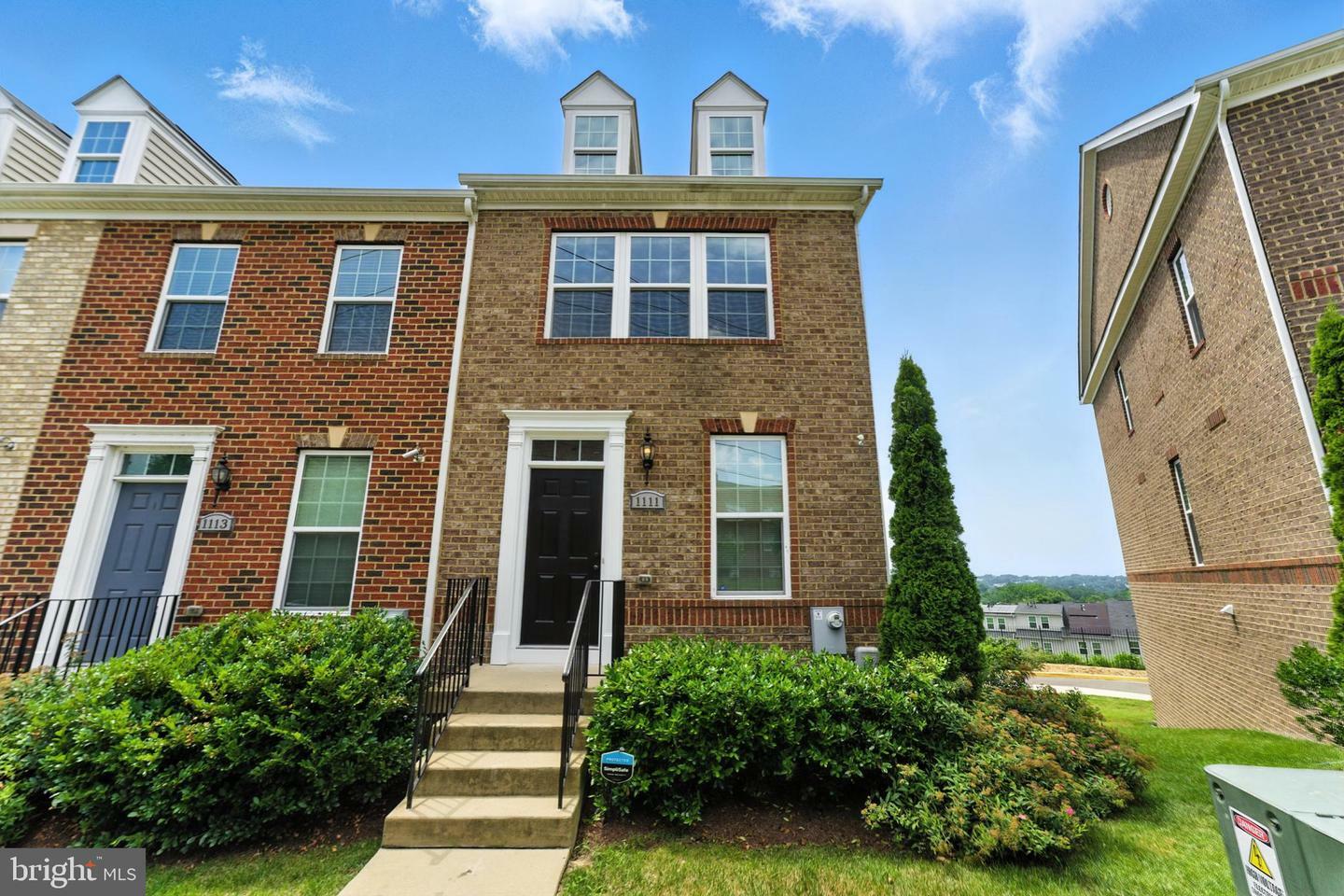 Property Photo: 1111 Trenton Place SE DC 20032