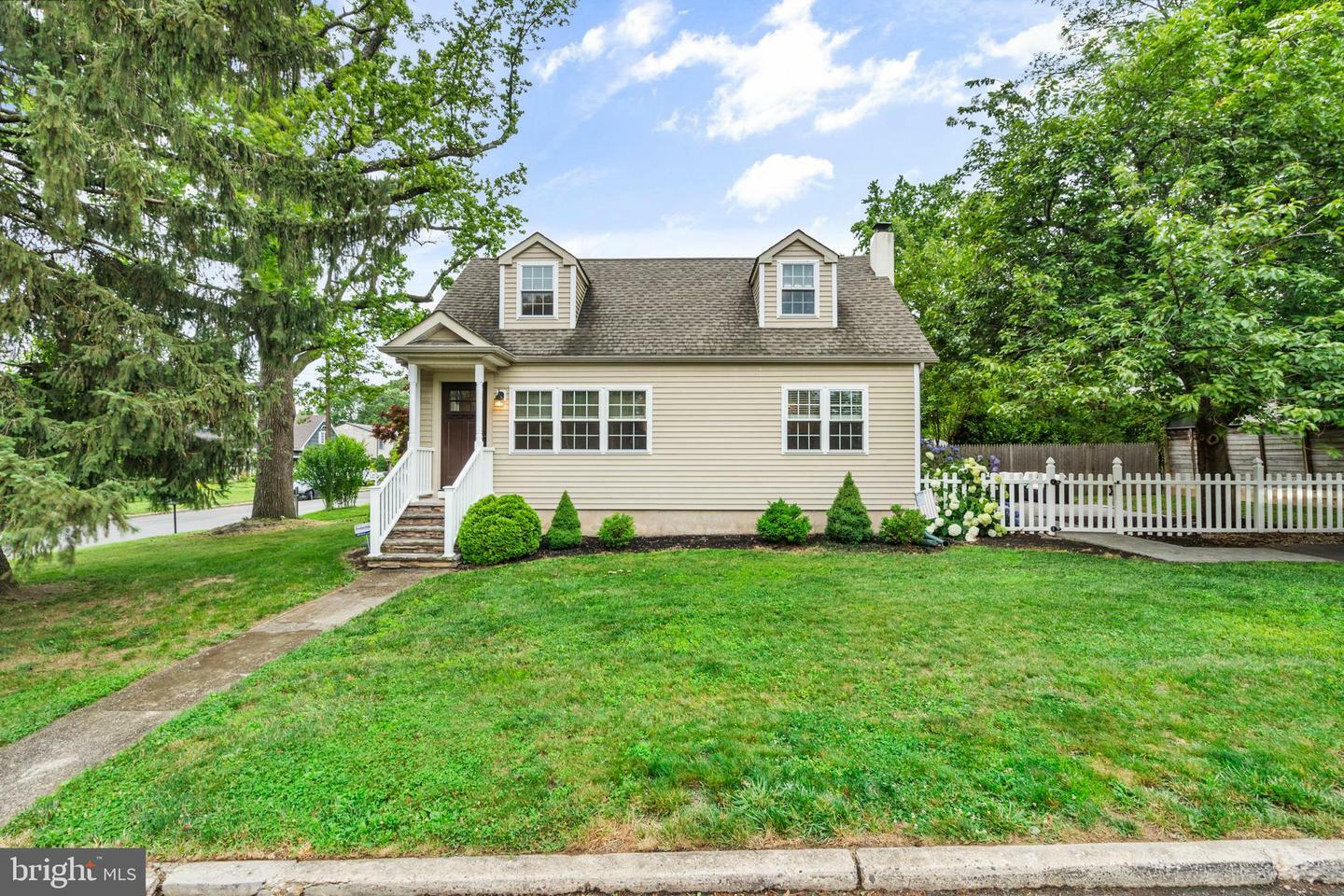 102 Coolidge Ave  Lawrence Township NJ 08648 photo