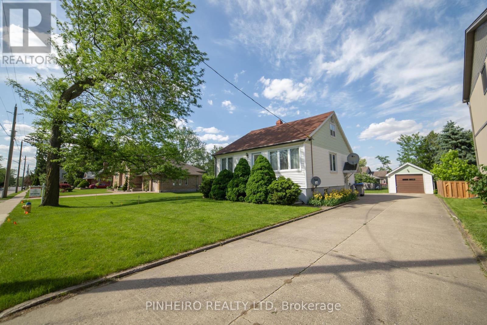 Property Photo: 22566 Adelaide Street North ON N0L 1W0