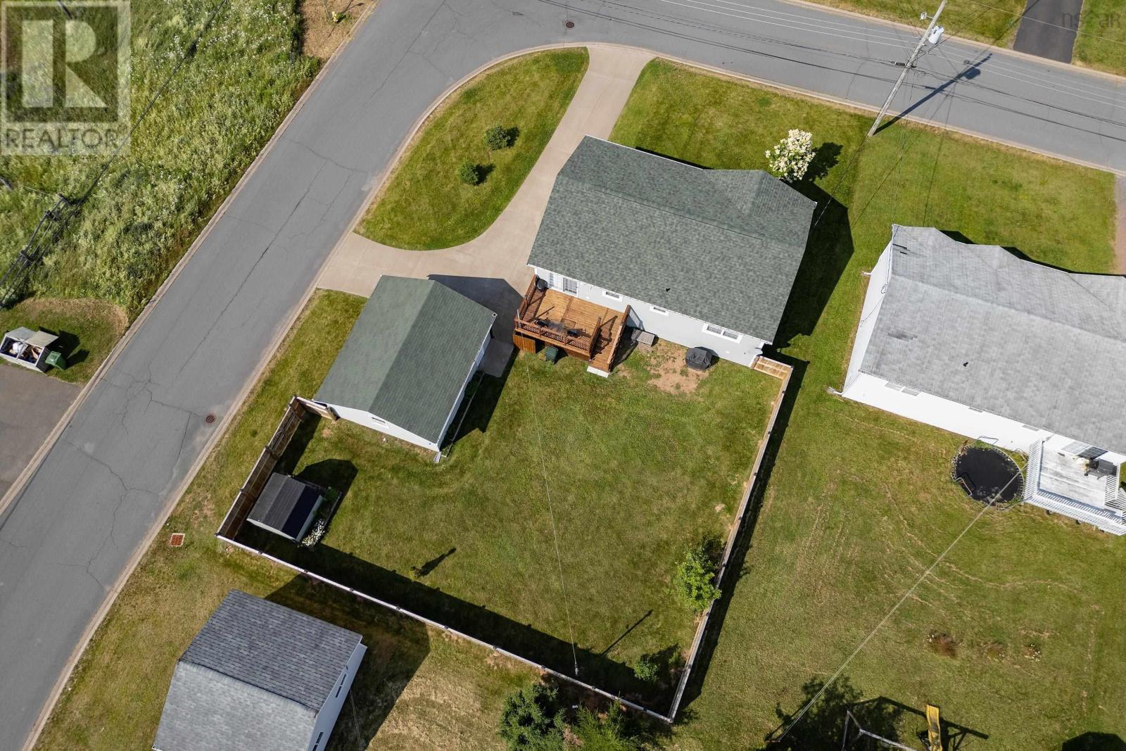 Photo de la propriété: 1 Paradise Avenue NS B4H 4W9