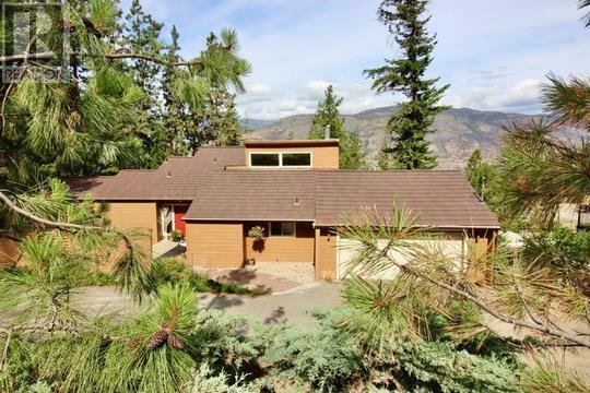 Property Photo: 324 Clifton Road North BC V1V 1N4