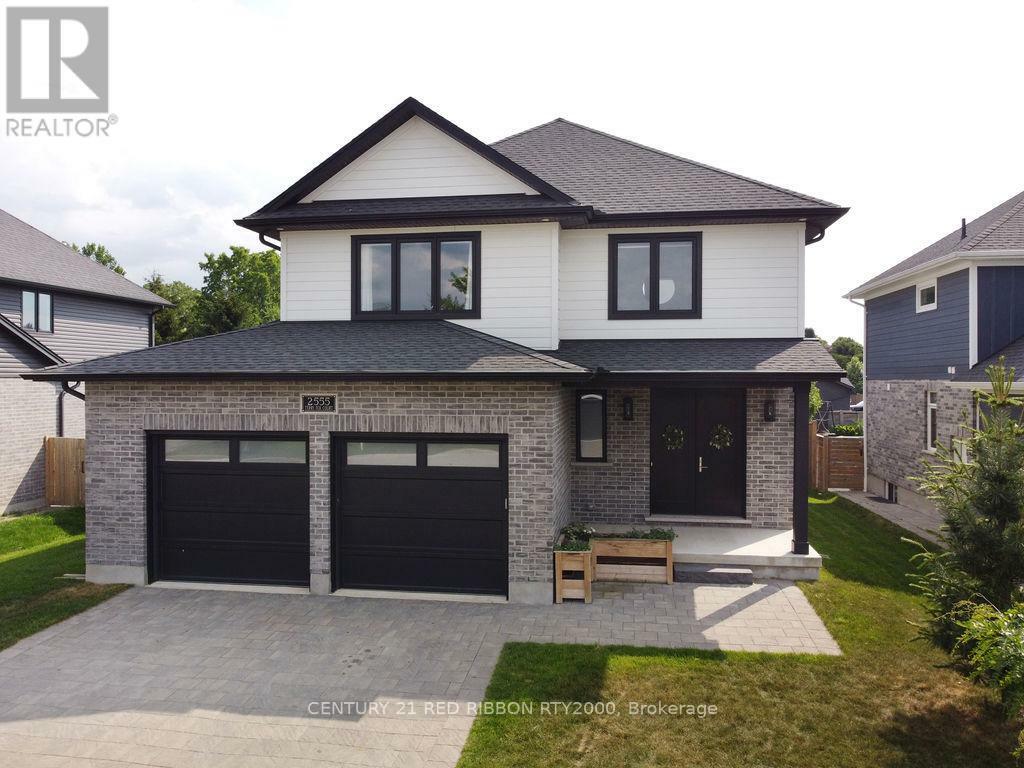2555 Terry Fox Court  Strathroy-Caradoc (Mount Brydges) ON N0L 1W0 photo
