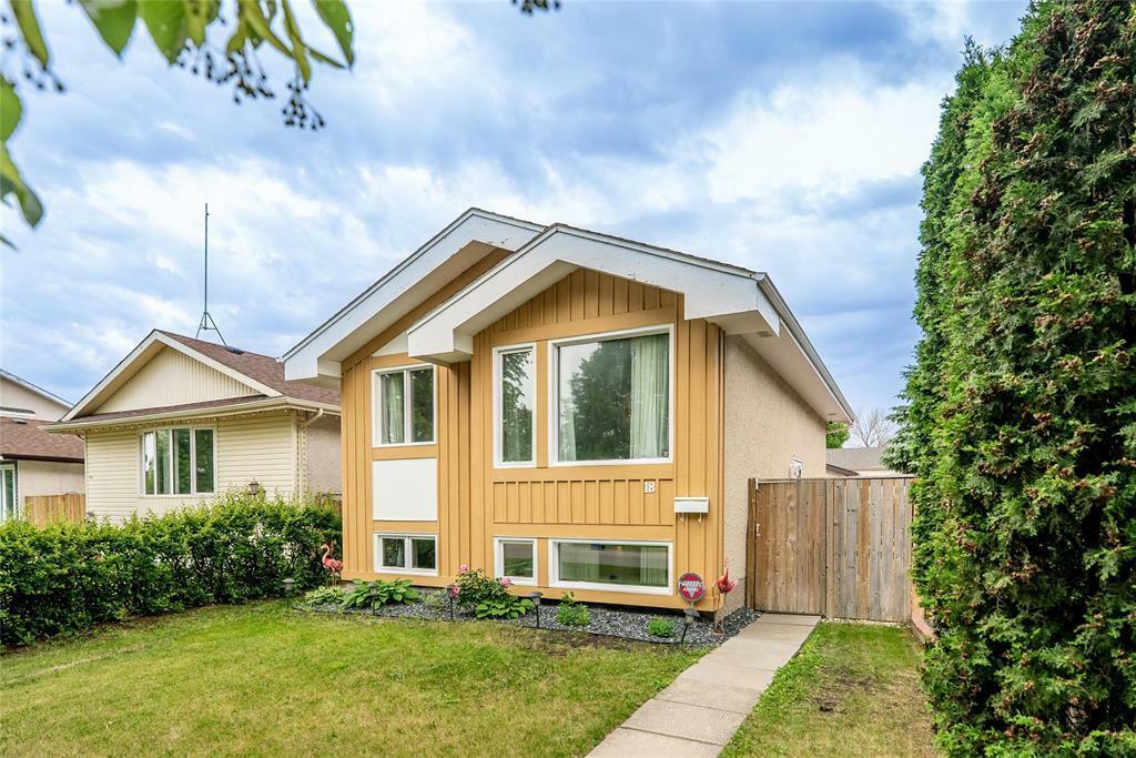 Property Photo: 18 Timmins Avenue MB R2R 2M2