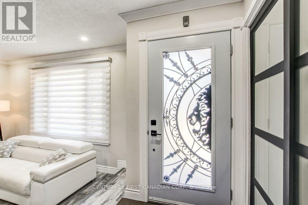 Property Photo: 86 Tumbleweed Crescent ON N6E 2N8