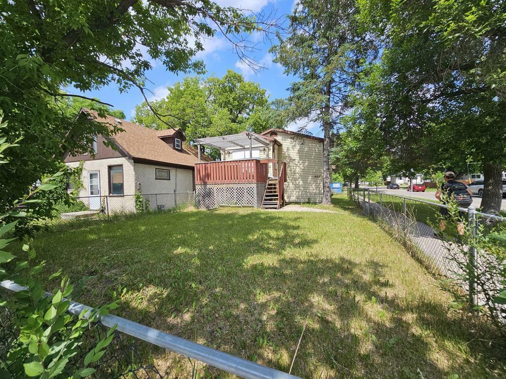 307 Johnson Avenue  Winnipeg MB R2L 0H9 photo