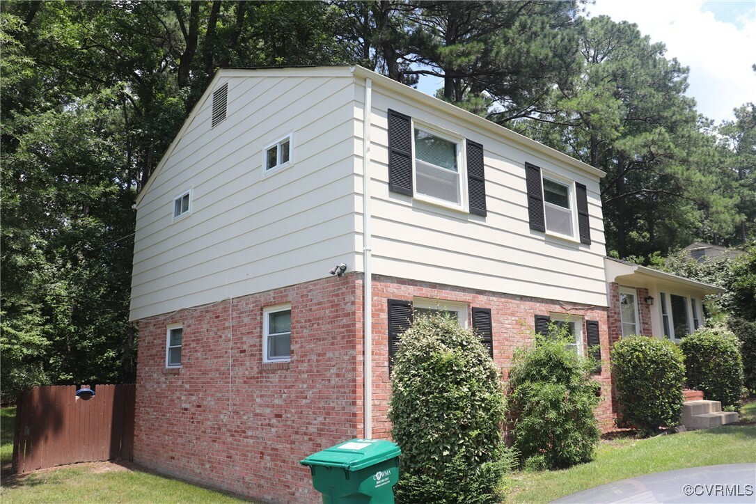 Property Photo: 9500 Minna Drive VA 23229