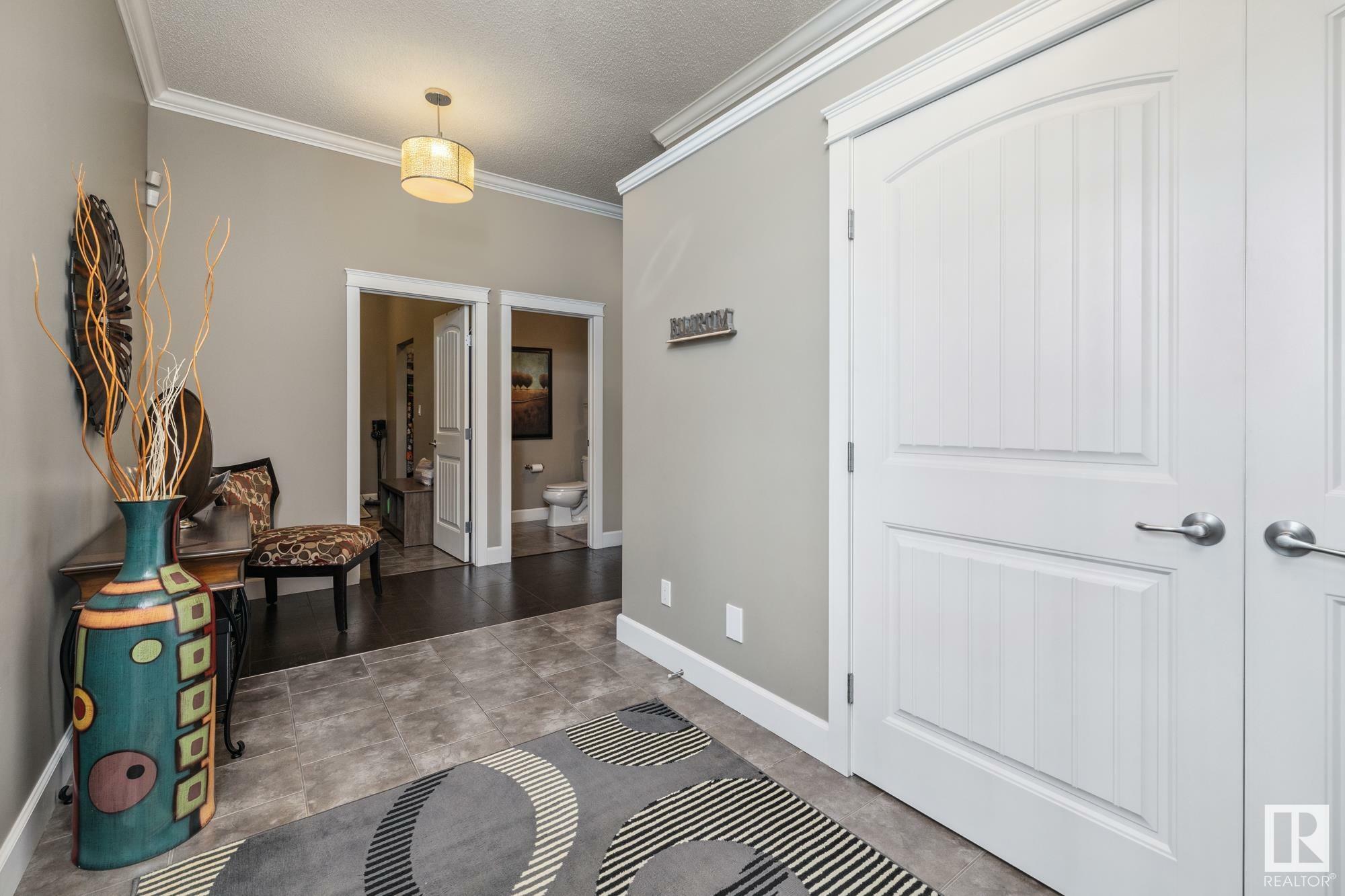 Property Photo: 413 Chappelle Drive SW AB T6W 0Z3