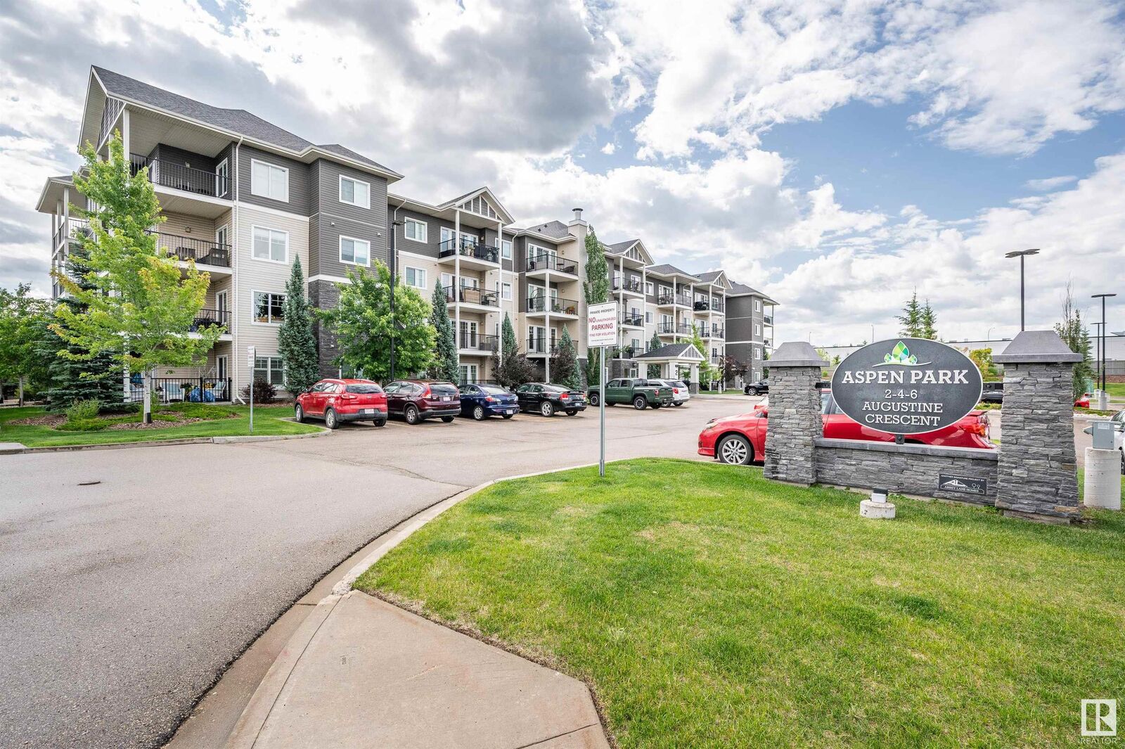 Property Photo:  2 Augustine Crescent 1404  AB T8H 0X8 