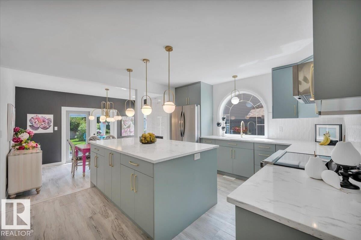 Photo de la propriété:  5409 56 Street  AB T4X 1A5 