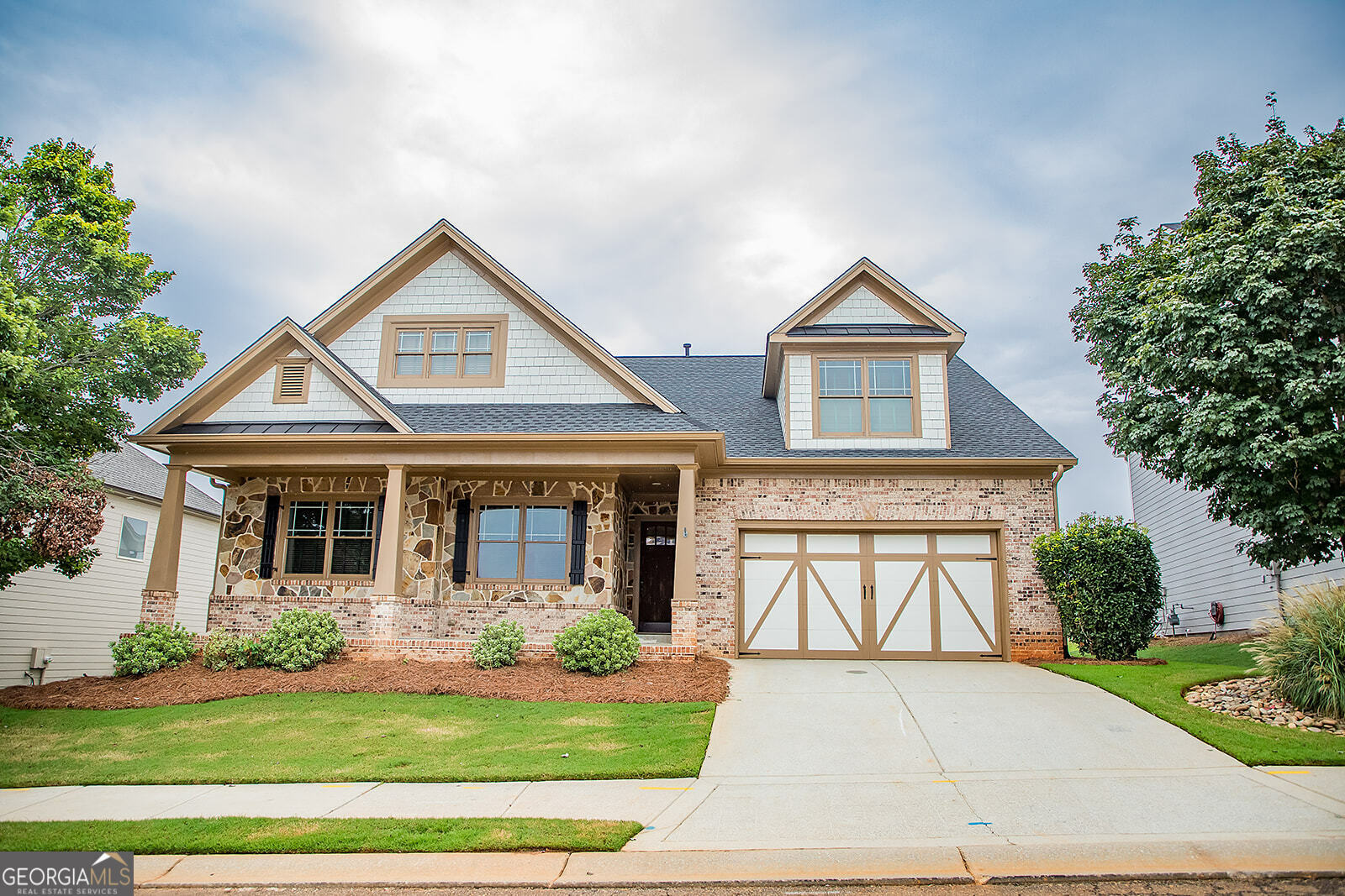 Property Photo: 1211 Hawthorne Circle GA 30650