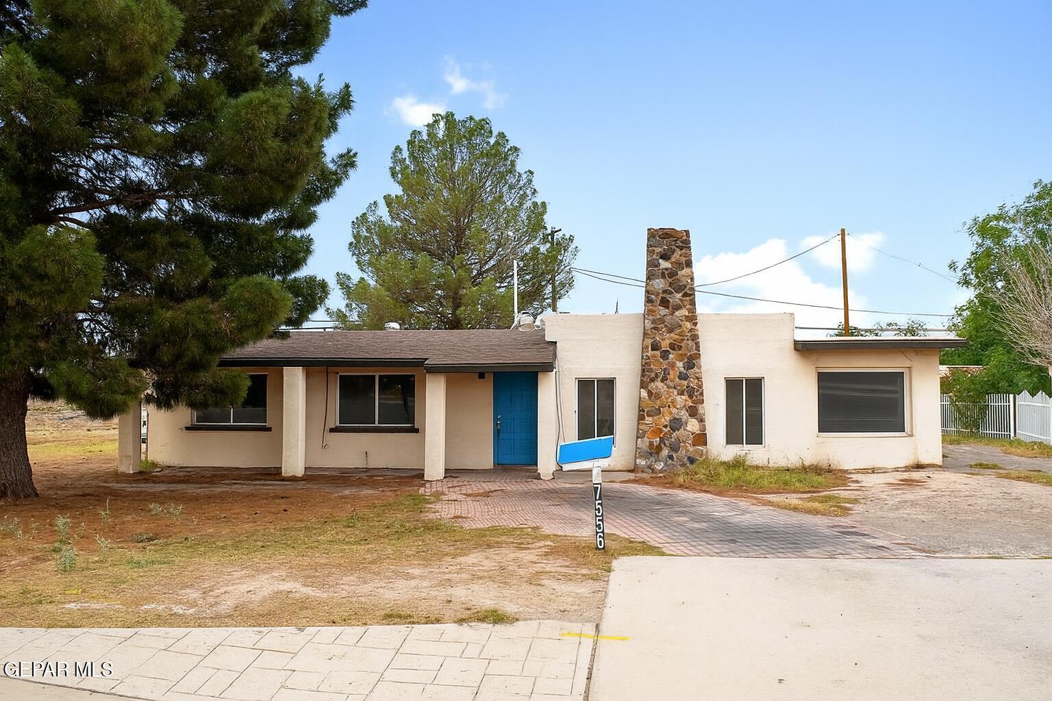 7556 N Loop Drive  El Paso TX 79915 photo