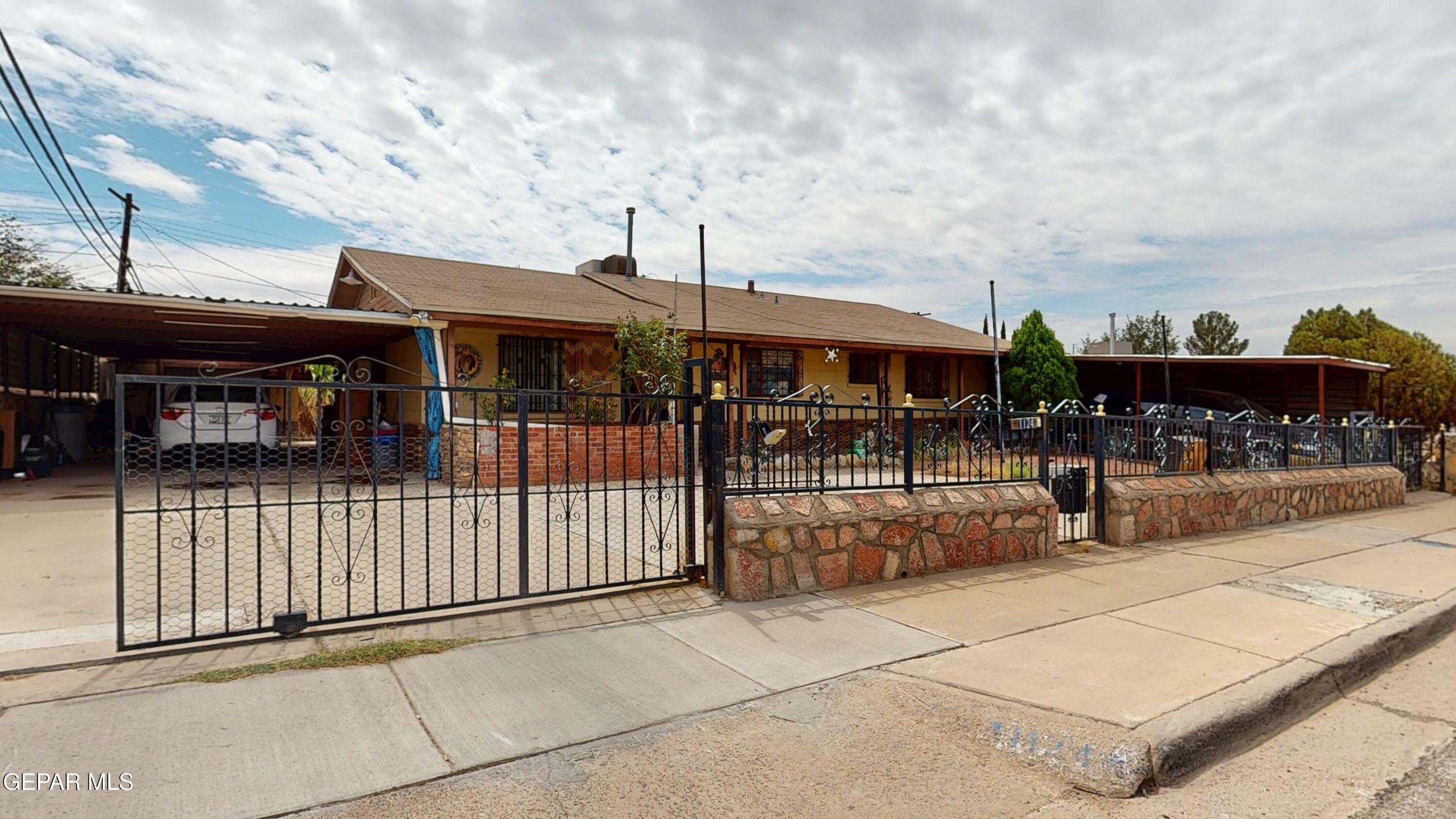 Property Photo: 1124 Hunter Drive TX 79915