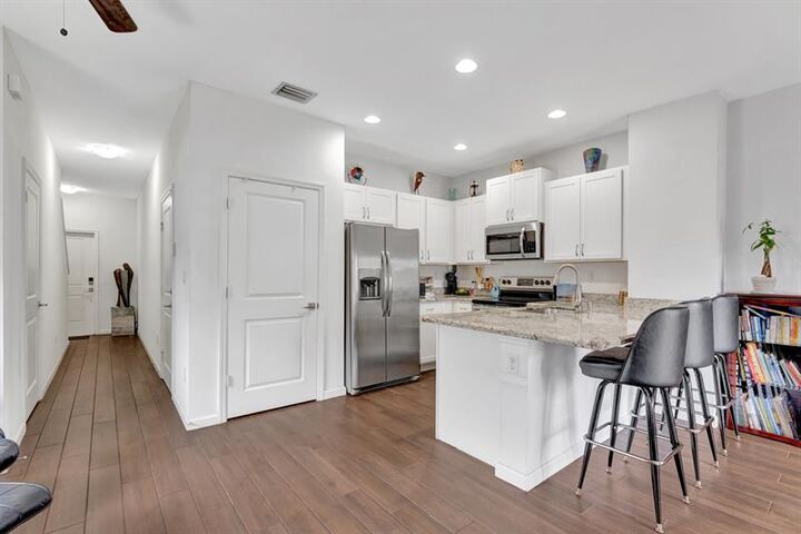 Property Photo:  4029 NW 11th St 4029  FL 33313 