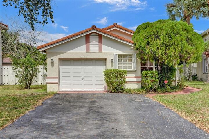 13525 NW 5th Ct  Plantation FL 33325 photo