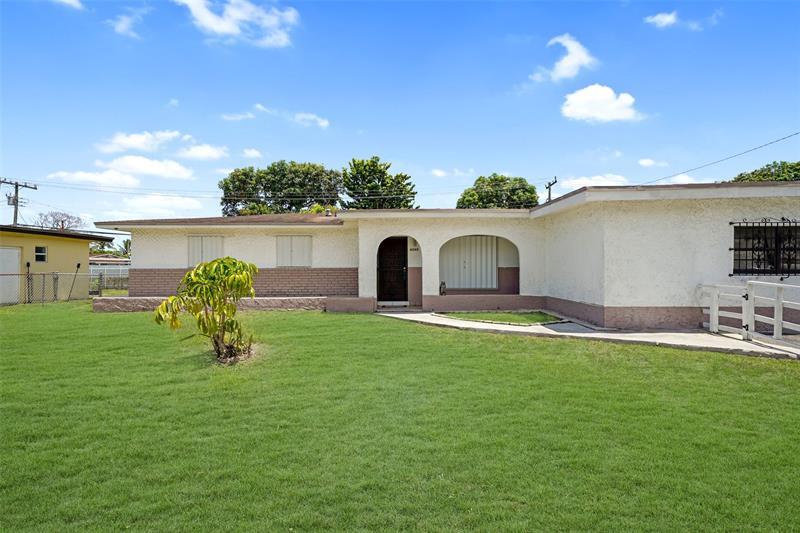4260 NW 173rd Dr  Miami Gardens FL 33055 photo