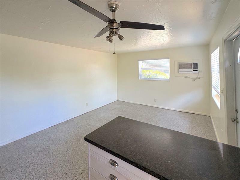 Property Photo: 1219 NE 5th Ter 1 FL 33304