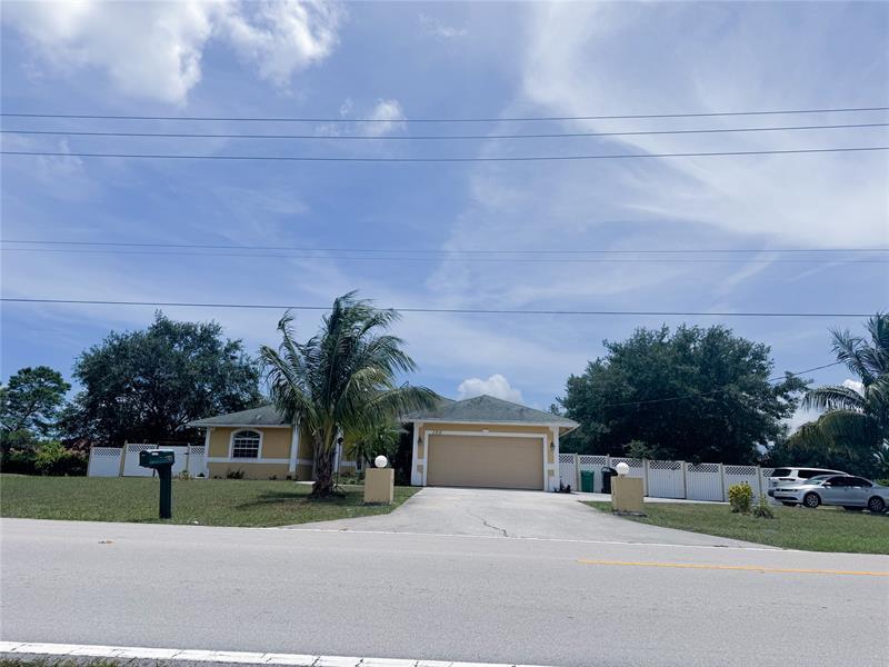 180 SW Oakridge Dr  Port St Lucie FL 34984 photo