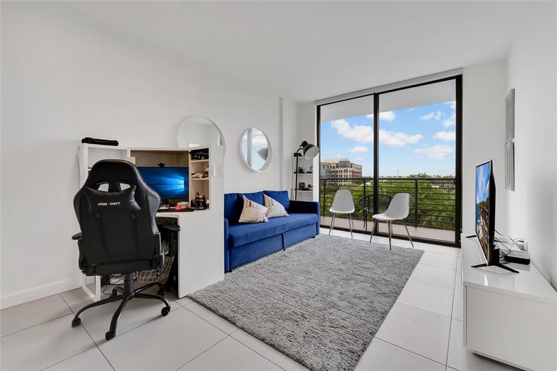 Property Photo: 5350 NW 84th Ave 411 FL 33166