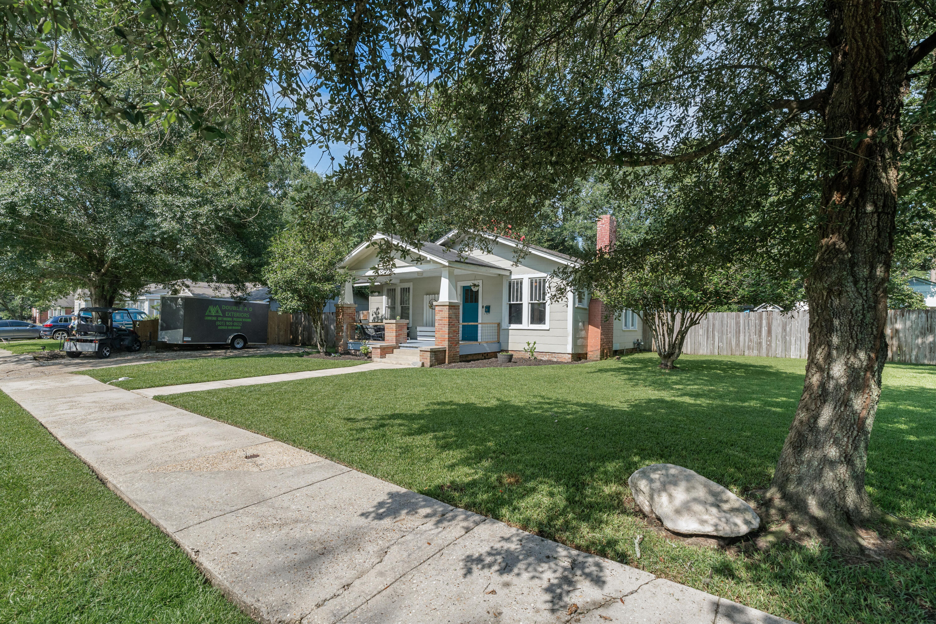 Property Photo: 305 S 12th Ave. MS 39401