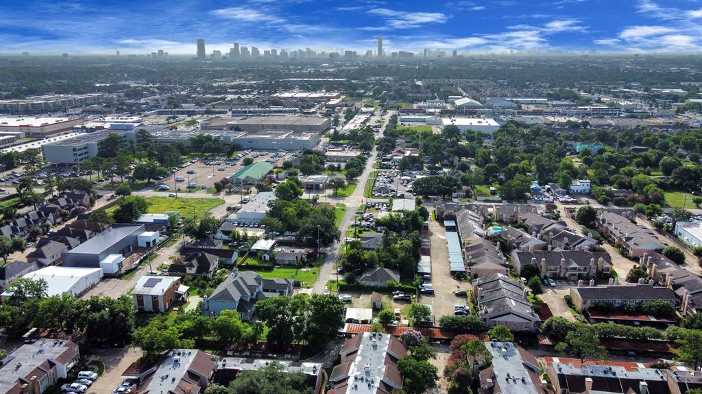 Property Photo:  2800 Jeanetta Street 1606  TX 77063 