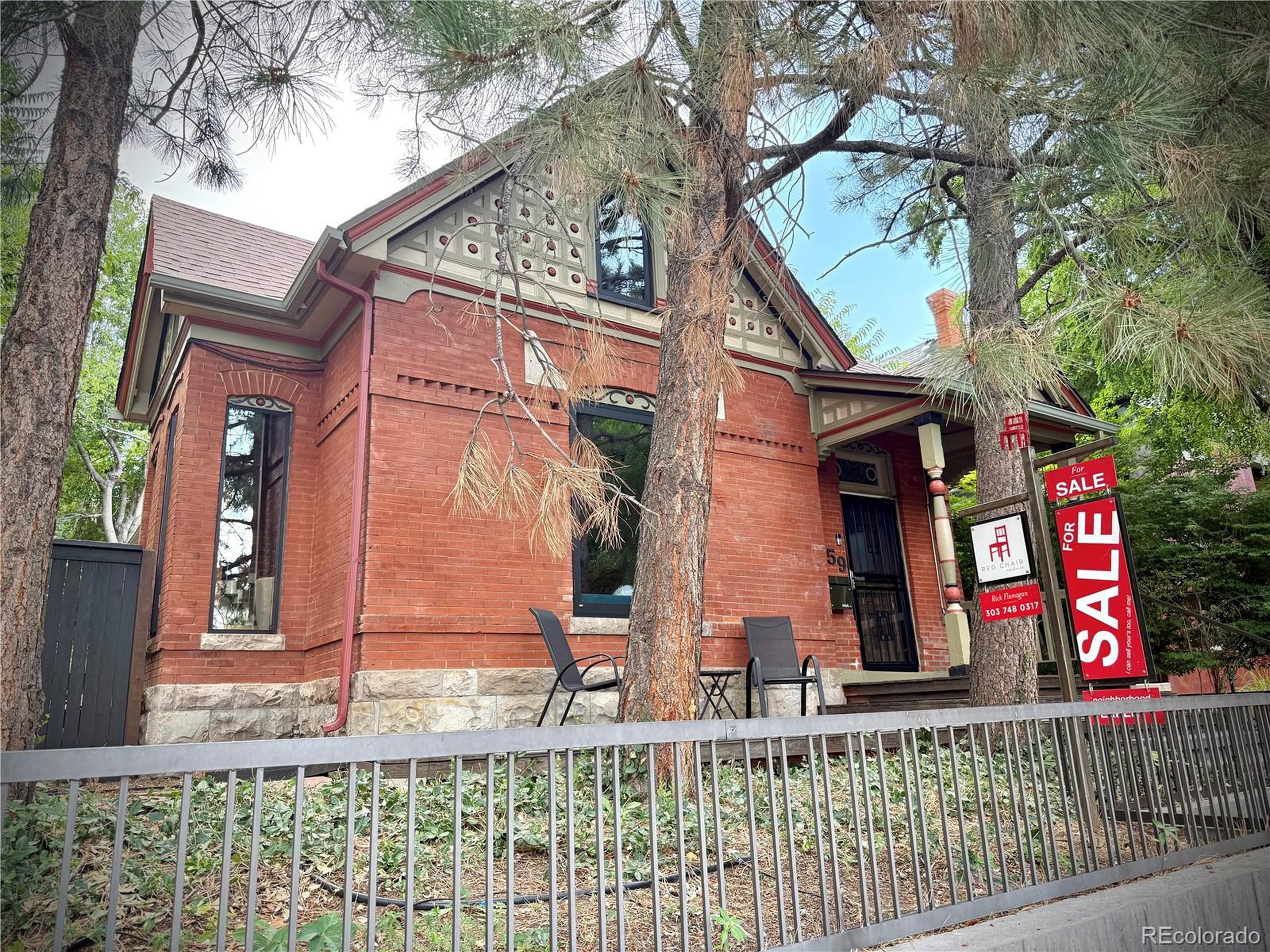 Property Photo: 3259 W Hayward Pl CO 80211