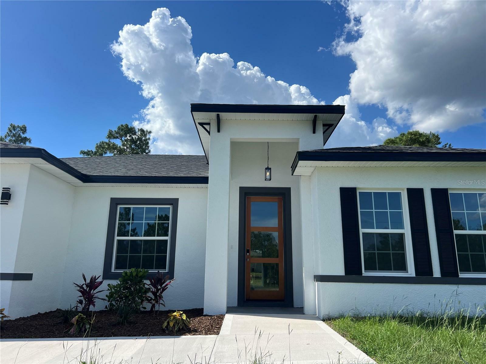 Property Photo: 569 Marion Oaks Manor FL 34473