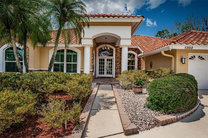 Property Photo: 1303 Forestedge Boulevard FL 34677