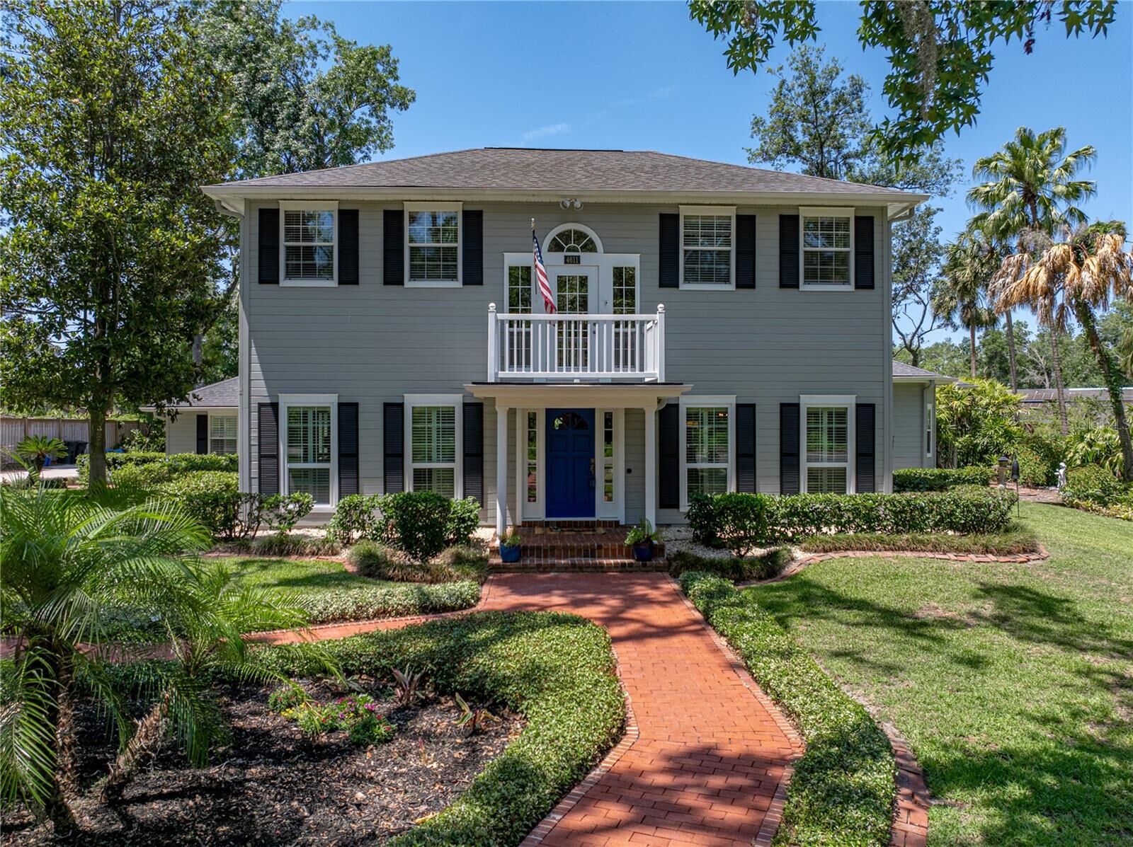 Property Photo: 4611 Ackerly Way FL 33511