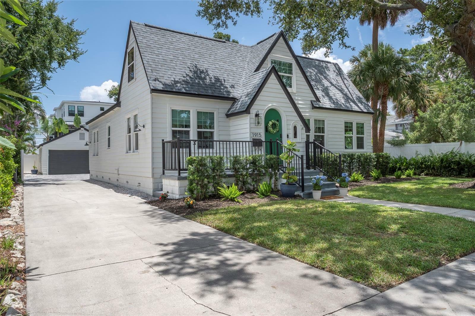 Property Photo: 1915 10th Street N FL 33704