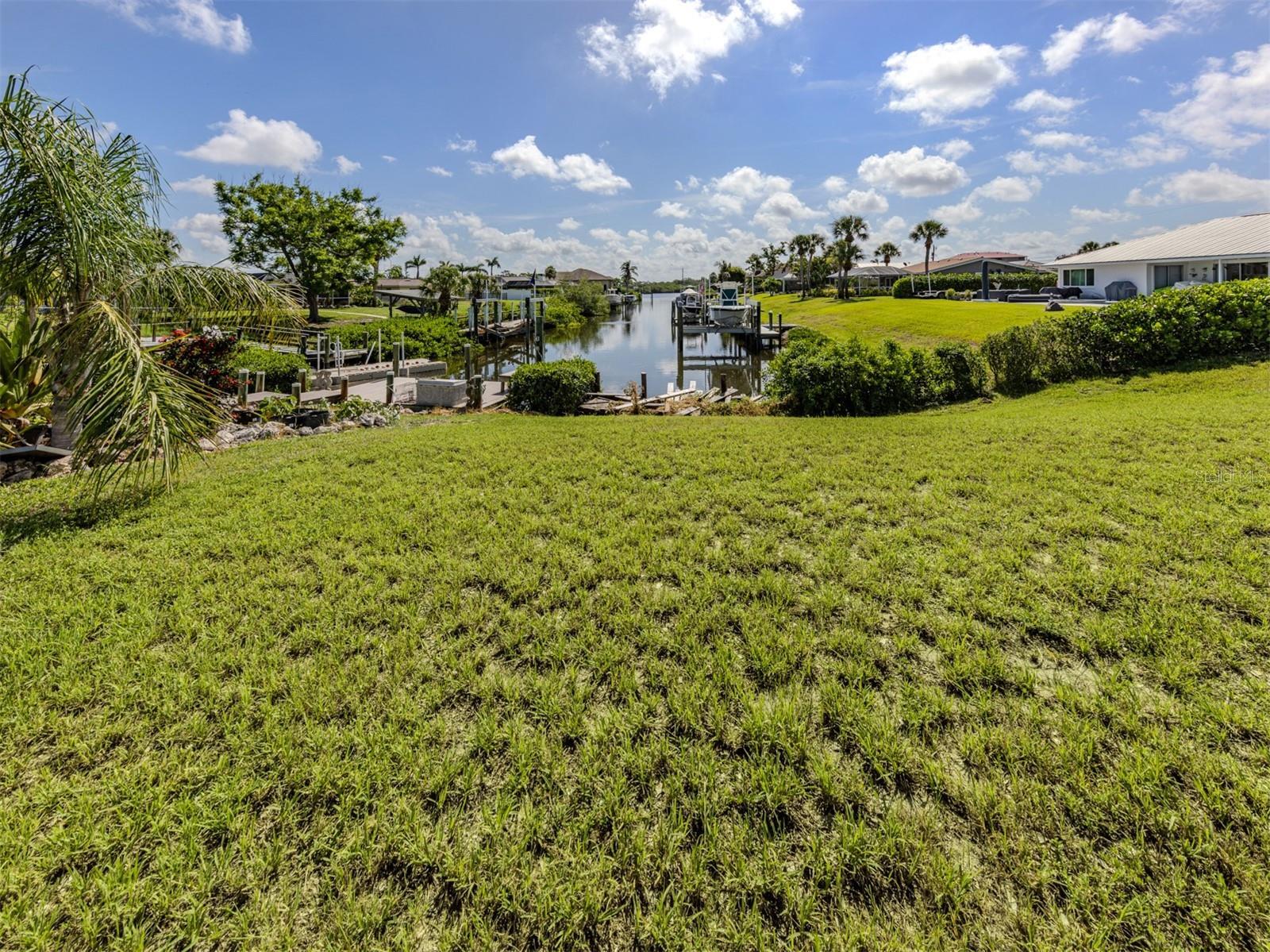 Property Photo: 458 N Shore Drive FL 34229