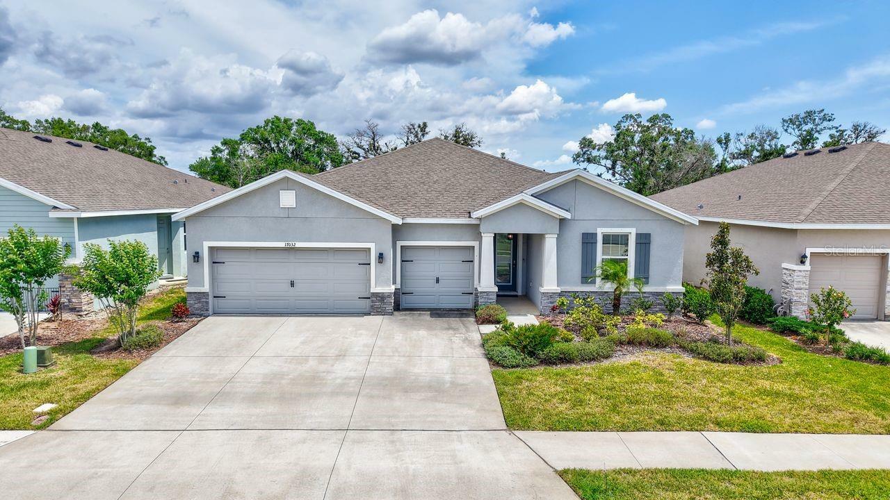 Property Photo: 17032 Harvest Moon Way FL 34211
