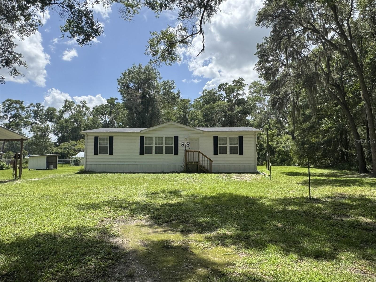 Property Photo: 17500 SE 30th Avenue FL 34491
