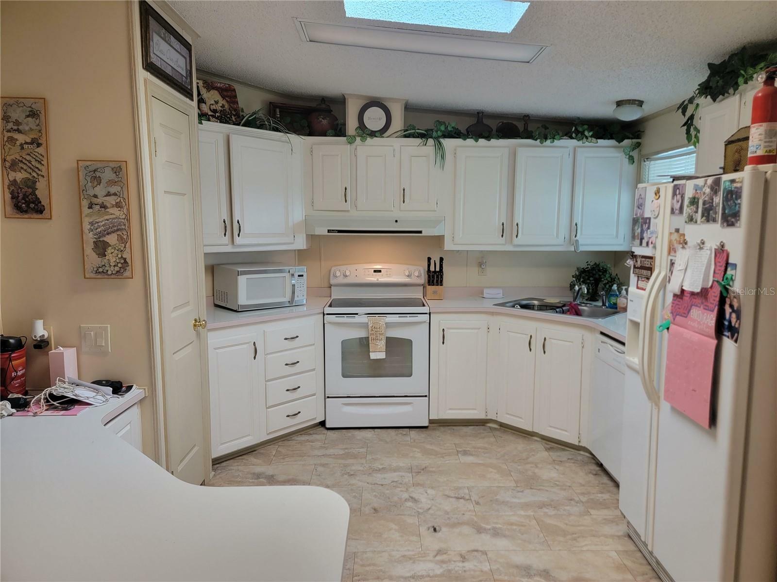 Property Photo: 5057 El Destino Drive FL 34748