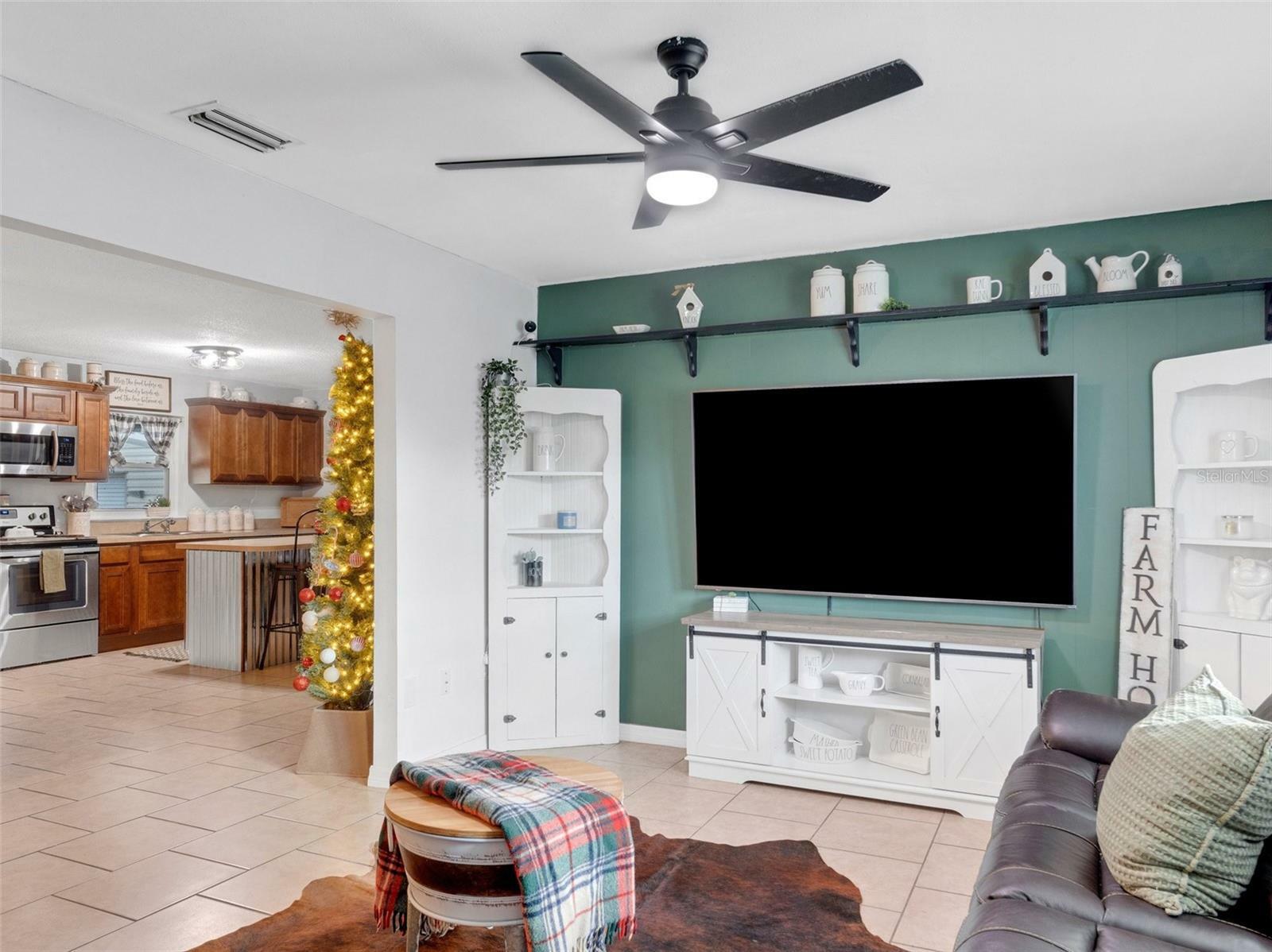 Property Photo: 901 Swann Drive FL 33809
