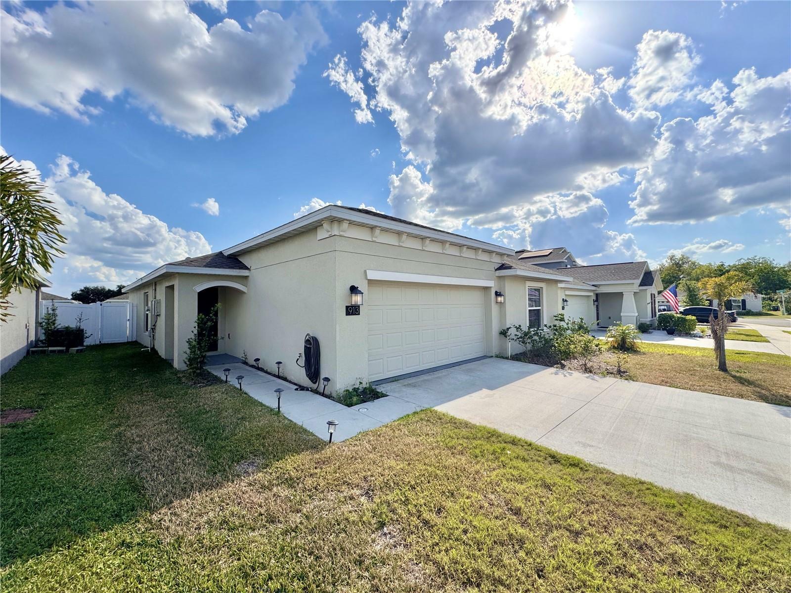 Property Photo: 913 Washington Street FL 33830