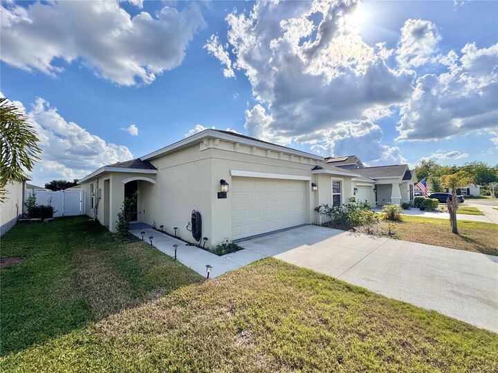 Property Photo:  913 Washington Street  FL 33830 