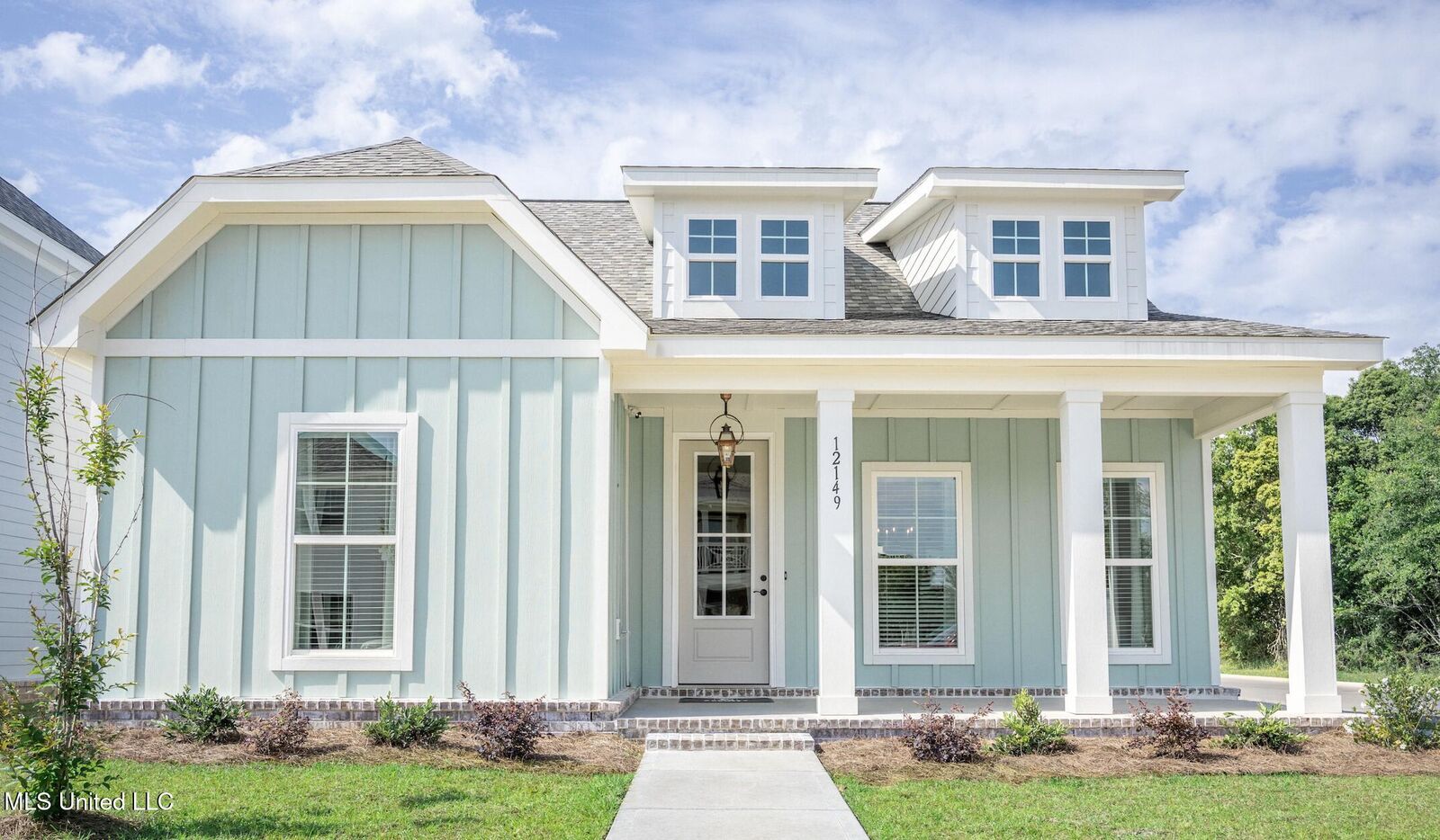 Property Photo:  305 Glenrose Avenue  MS 39564 