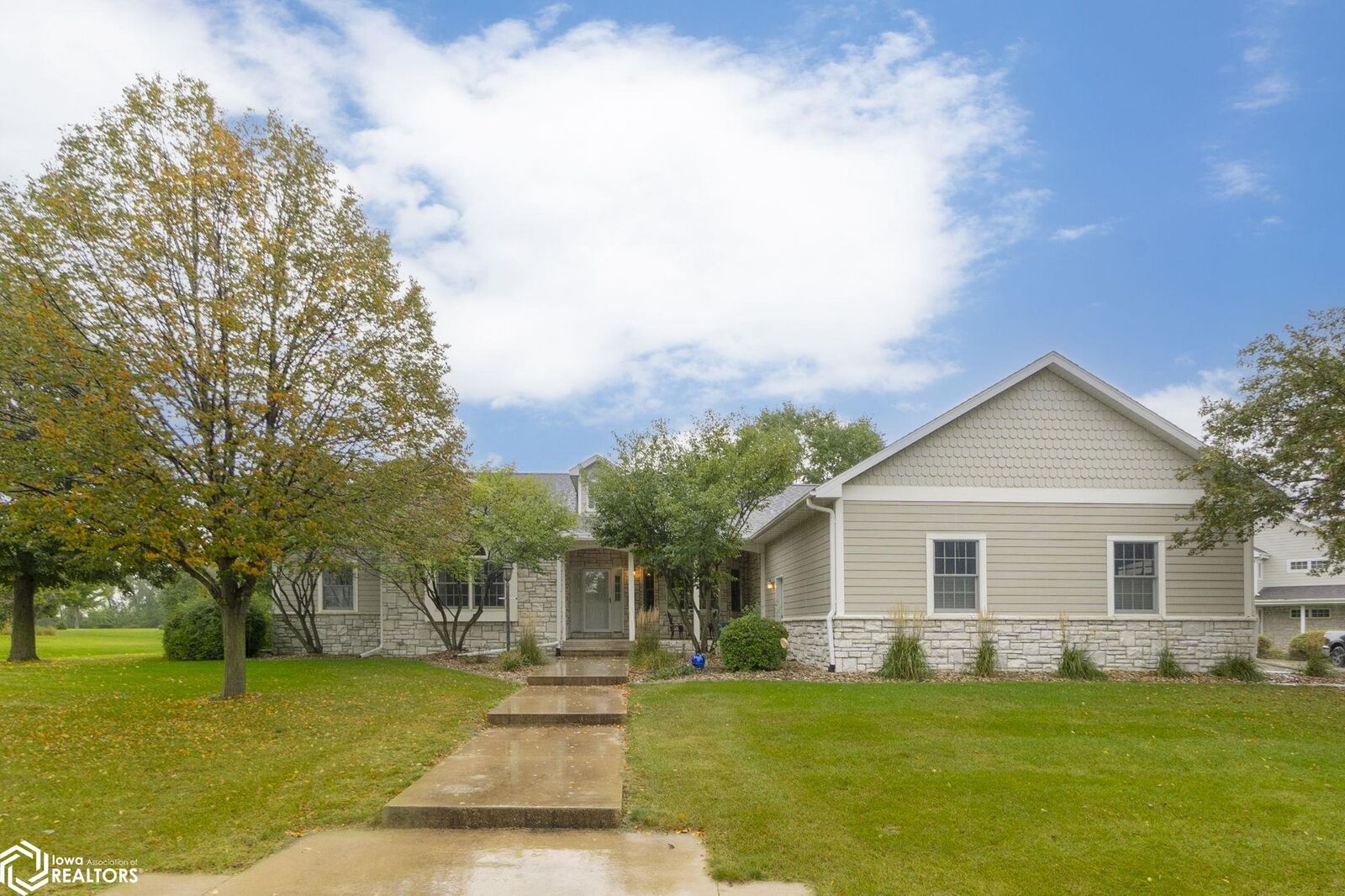 Property Photo:  125 Pebble Creek Drive  IA 50401 