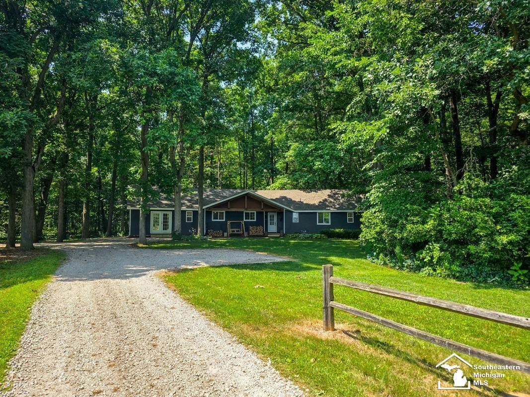 Property Photo:  621 Baldwin Road  MI 48162 