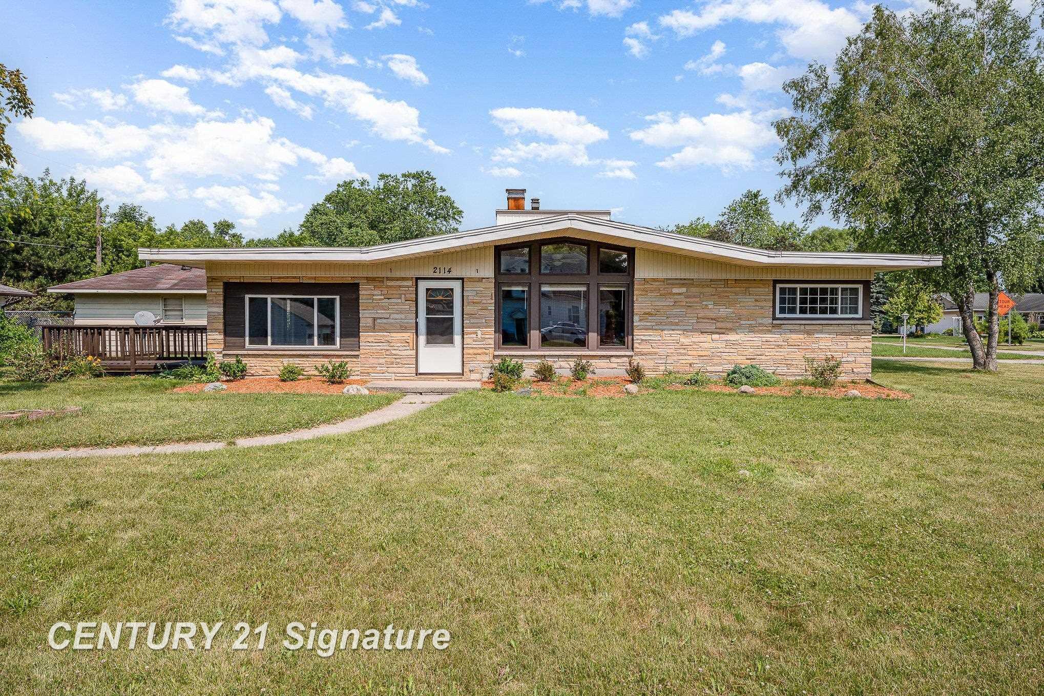 Property Photo:  2114 Ethel Street  MI 48603 