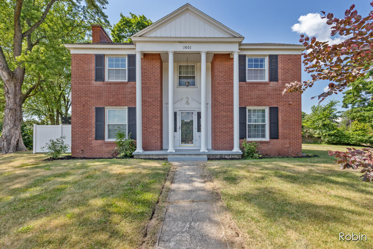 Property Photo:  119 Bristol Avenue NW  MI 49504 