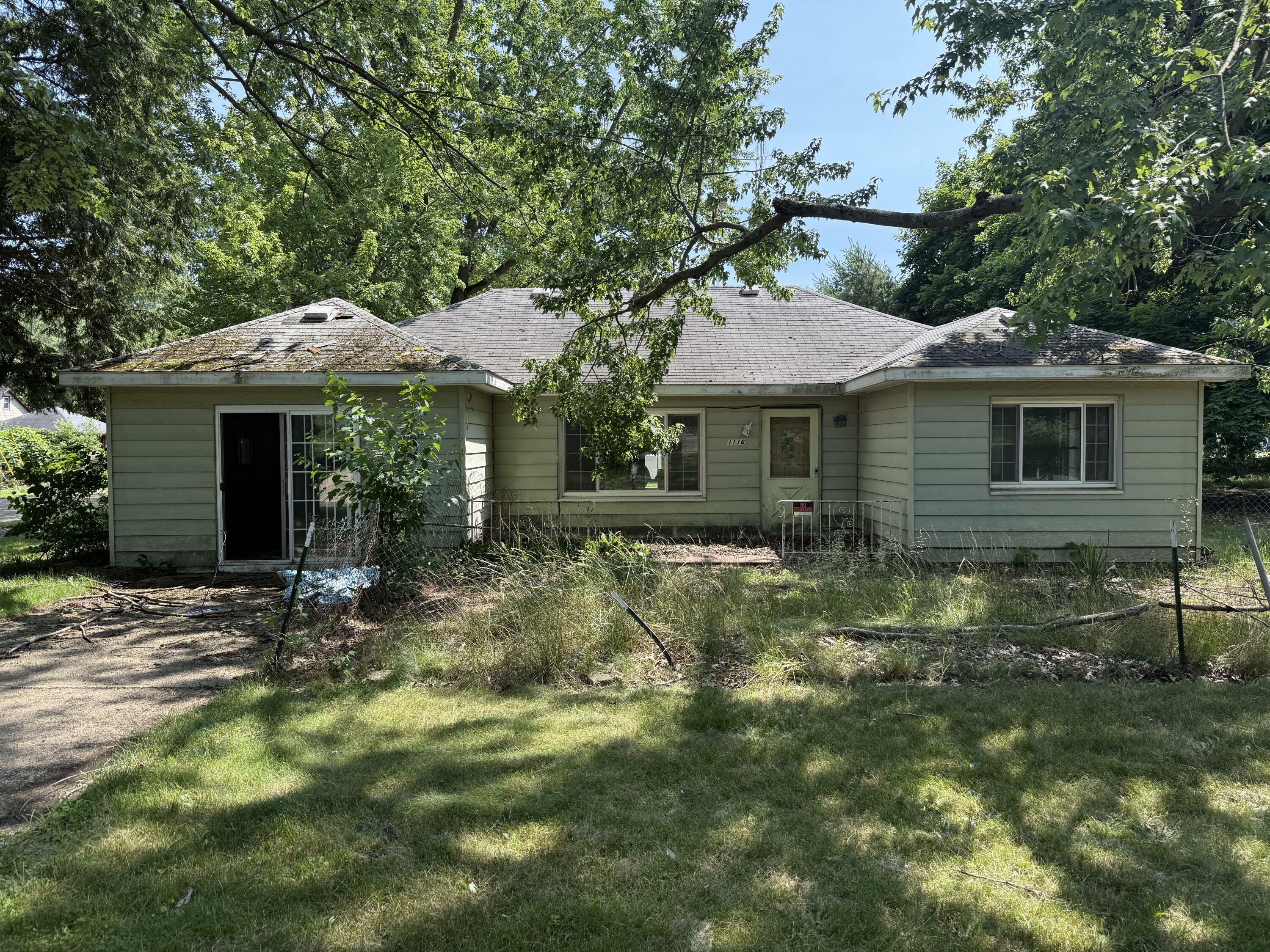 Property Photo: 1116 Mc Kee Street MI 49120
