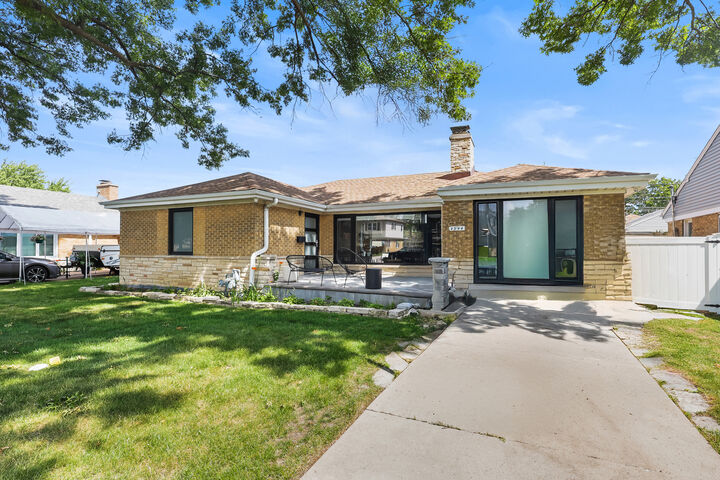 4944 Jarvis Avenue  Skokie IL 60077 photo