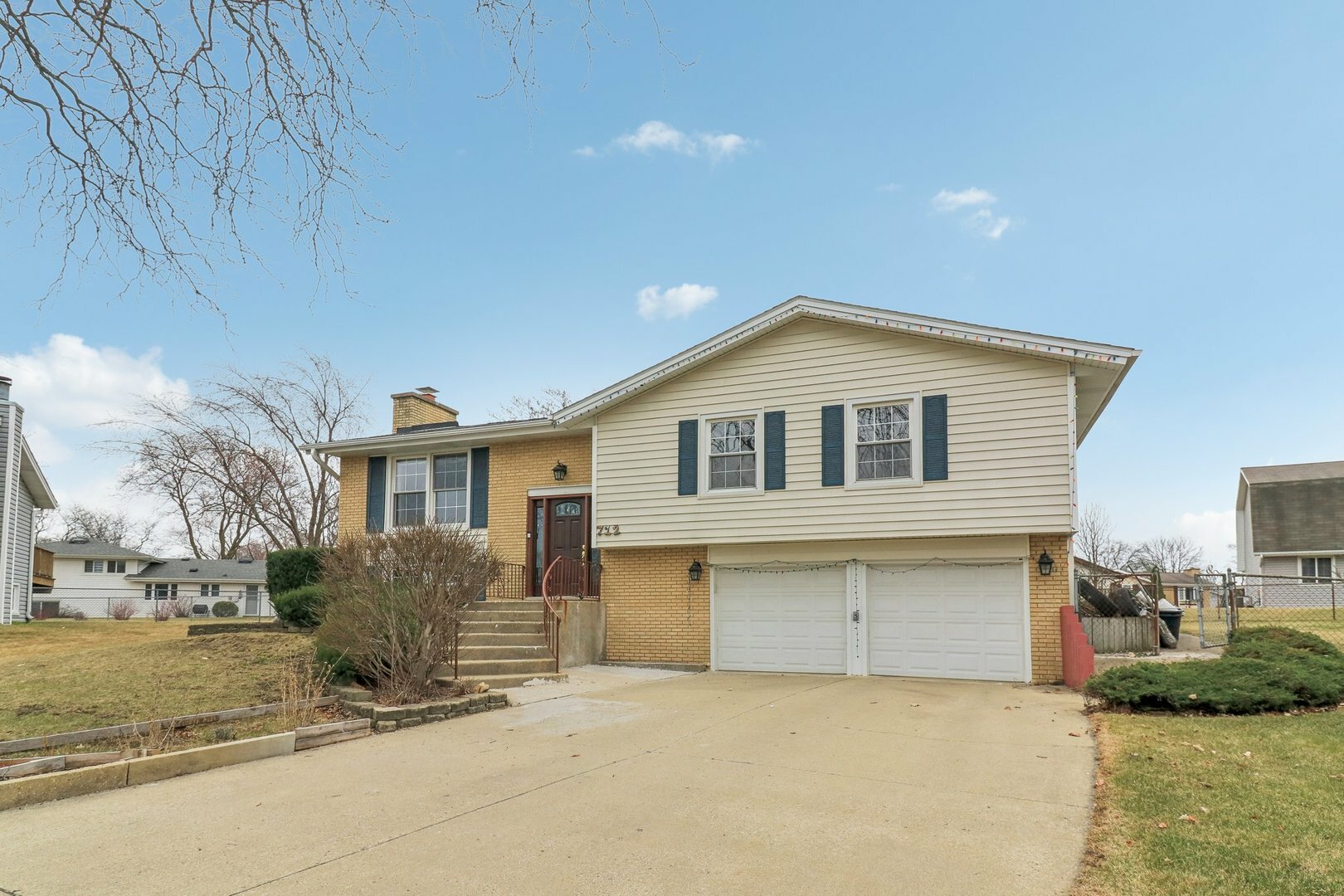 Property Photo: 712 Dante Court IL 60193